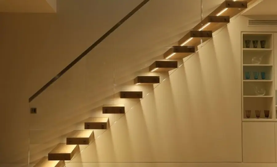 Il fascino unico delle scale a sbalzo